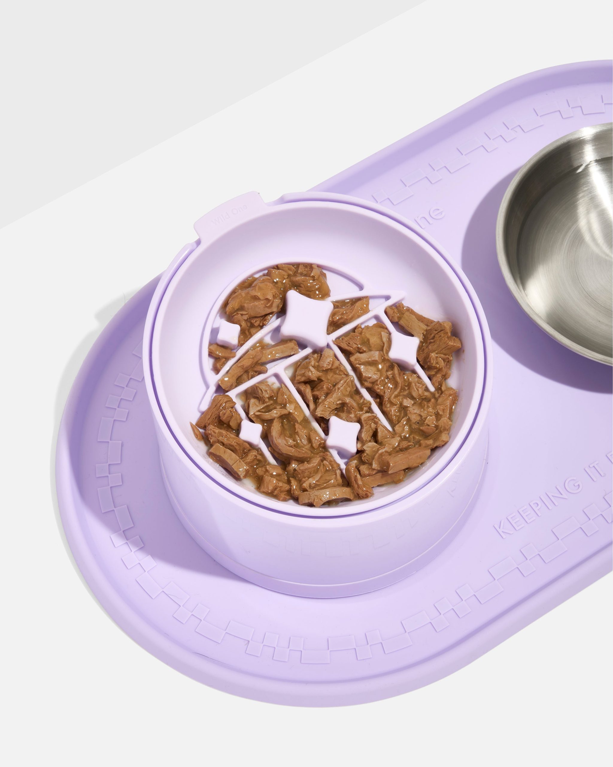 WO_VM_Cat_Placemat_SlowFeeder_SlantedBowl_Lilac_PDP_04_4x5_Web.jpg
