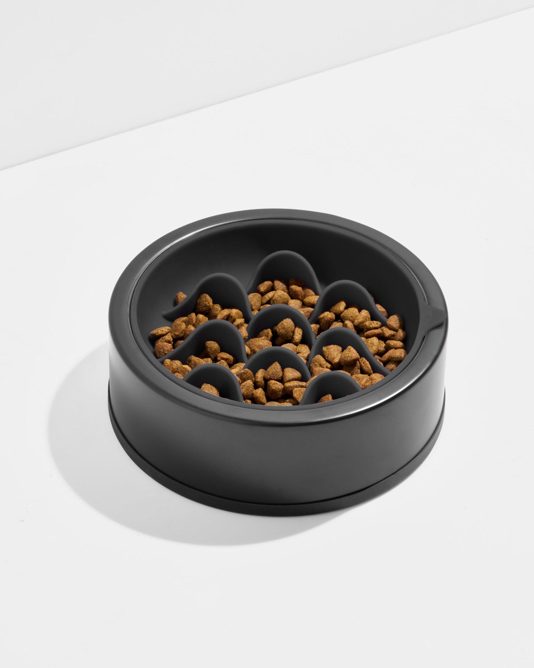 WO_VM_SlowFeeder_Black_PDP_05_4x5_Web.jpg