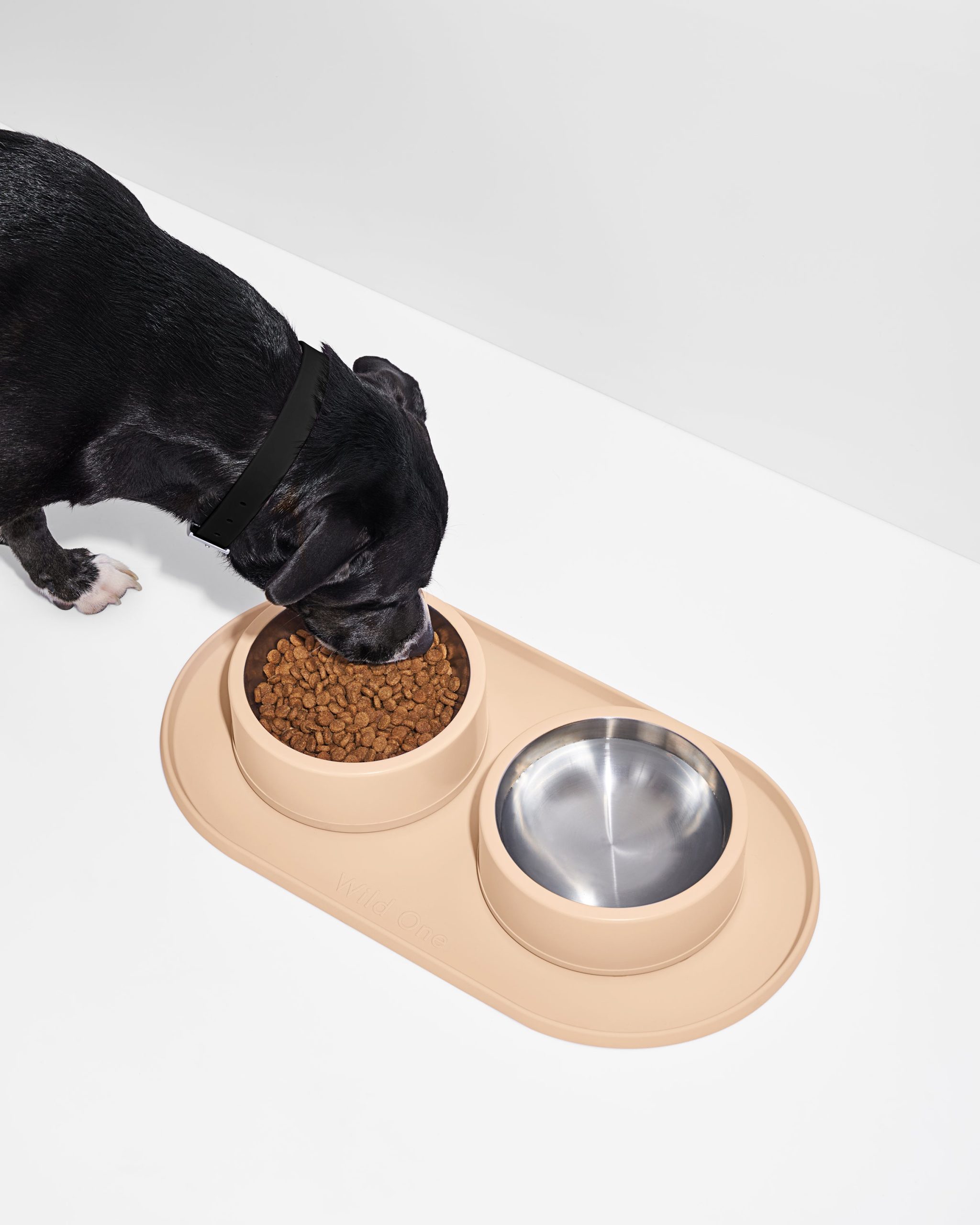 WO_VM_Studio_Placemat_Tan_Dog_PDP_01_4x5_Web_cf522cf4-0dd1-4d19-80c8-2eb926254f6c.jpg