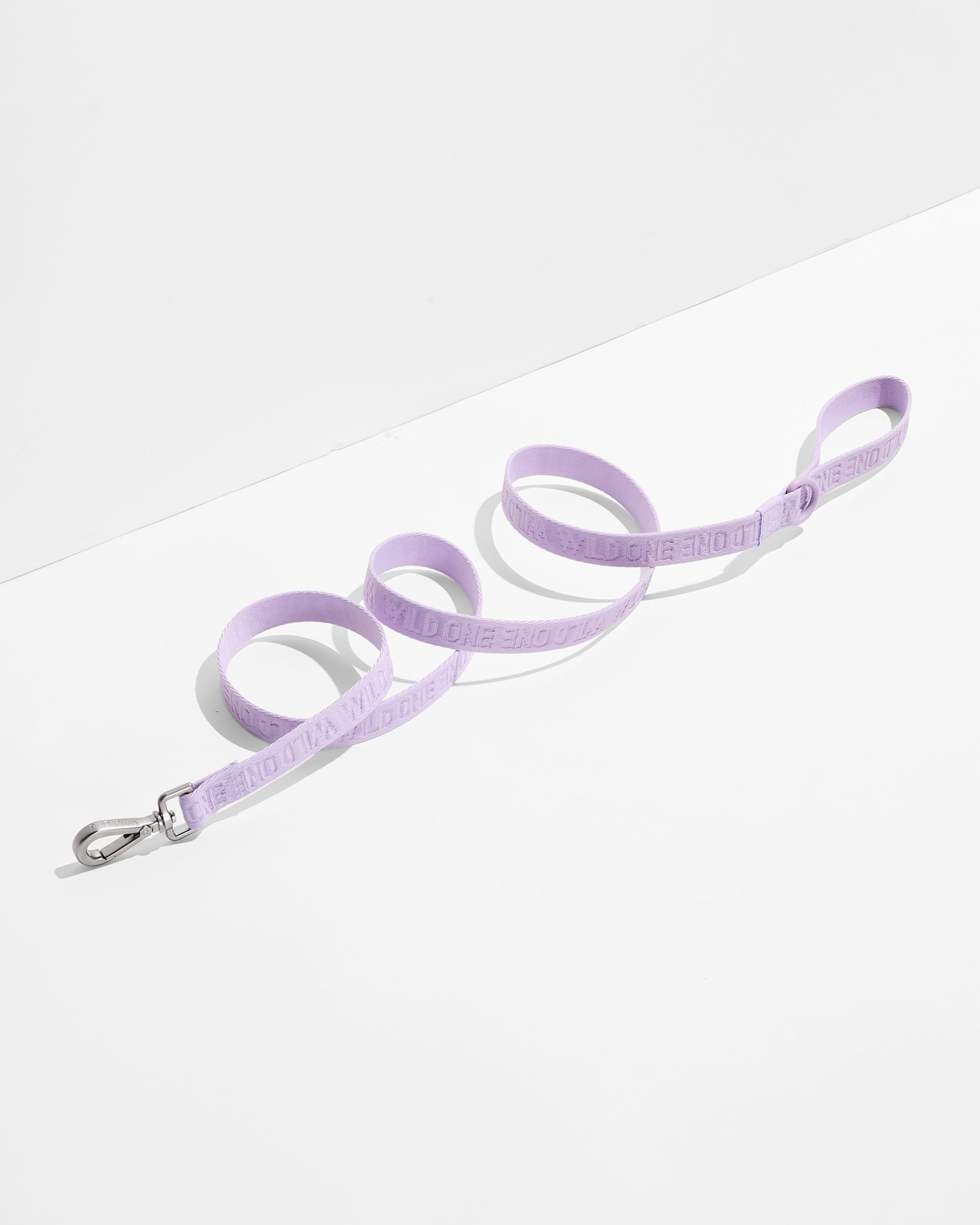 WO_VM_WovenLeash_Lilac_AirCollection_PDP_01_4x5_Web_d0505a01-1134-4a07-8128-60460147756b.jpg